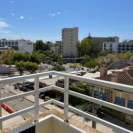 Roberto בית הארחה 2*