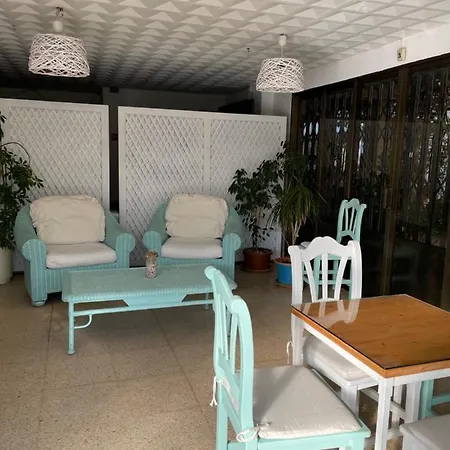 Roberto בית הארחה Palmanova