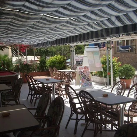 Roberto בית הארחה Palmanova